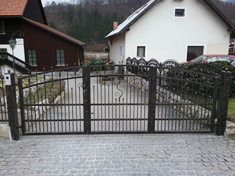 Kovinska vrata 5