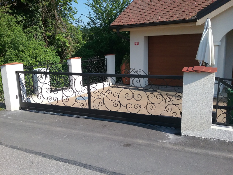Kovinska vrata 9